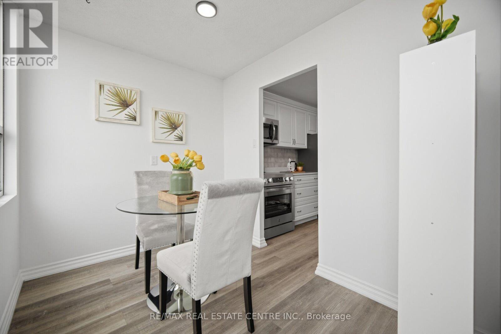 #2601 3650 KANEFF CRESCENT - 11