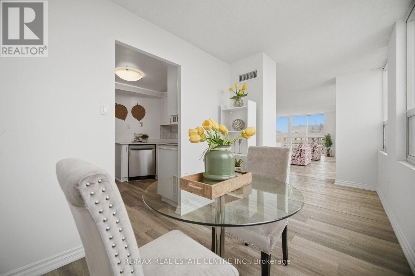 #2601 3650 KANEFF CRESCENT - 12