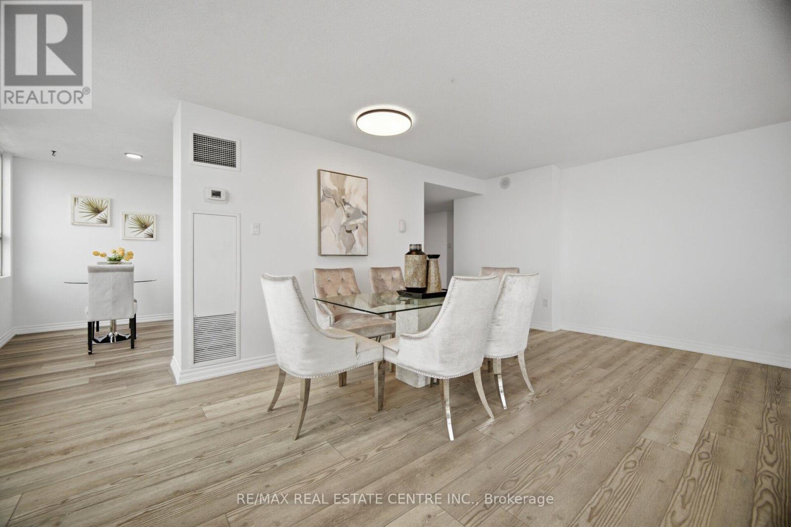 #2601 3650 KANEFF CRESCENT - 14