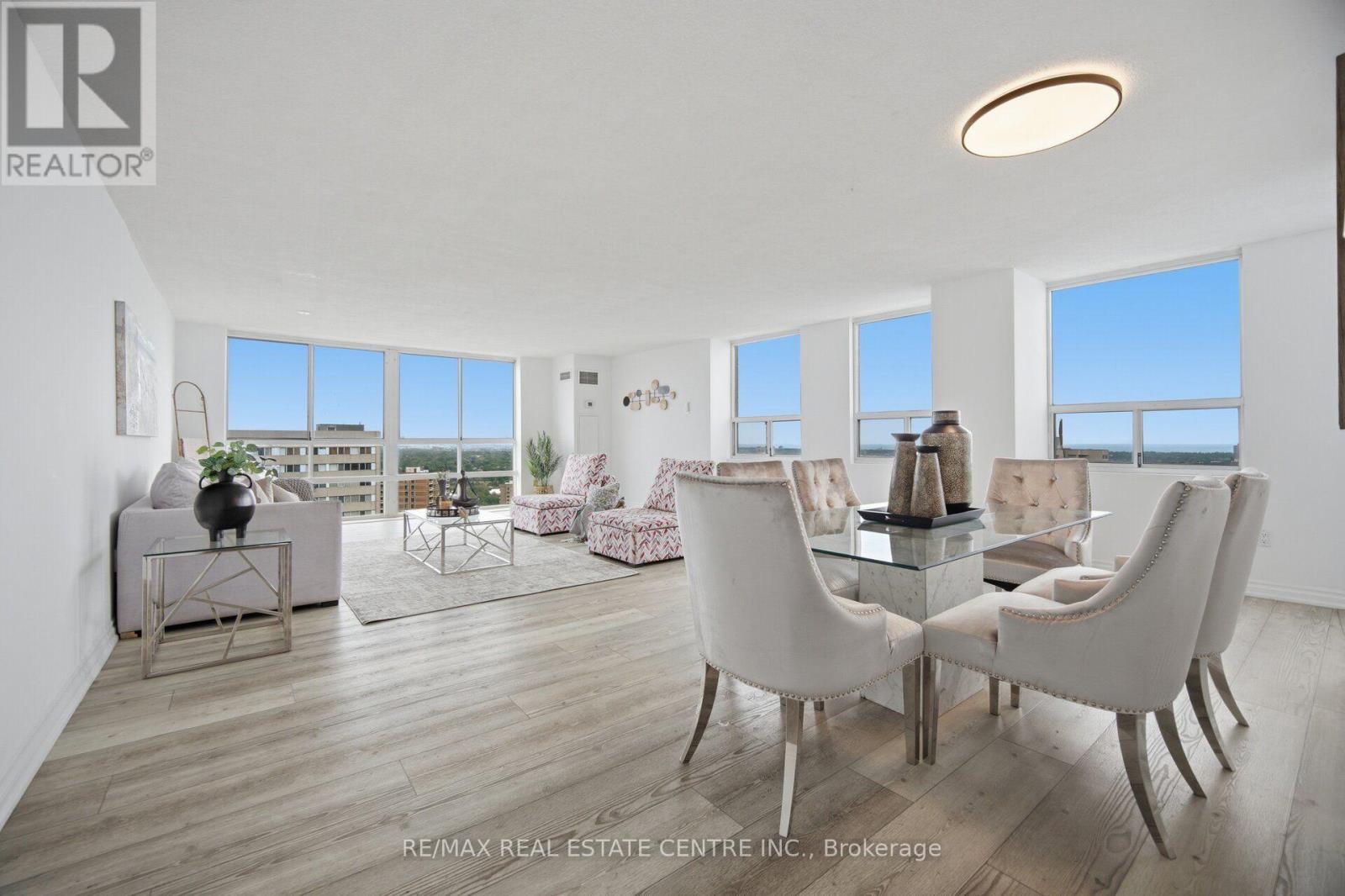 #2601 3650 KANEFF CRESCENT - 15