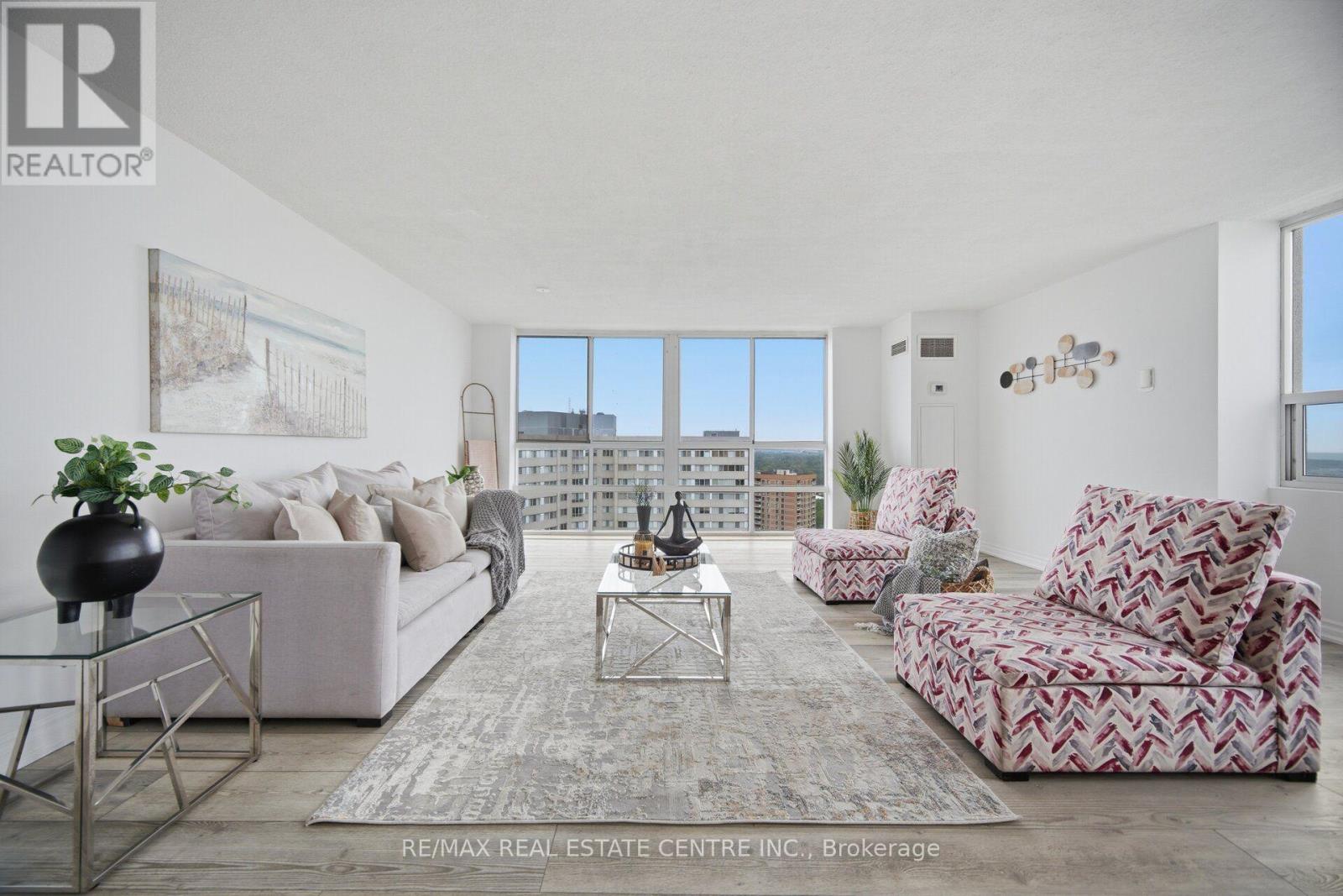 #2601 3650 KANEFF CRESCENT - 16