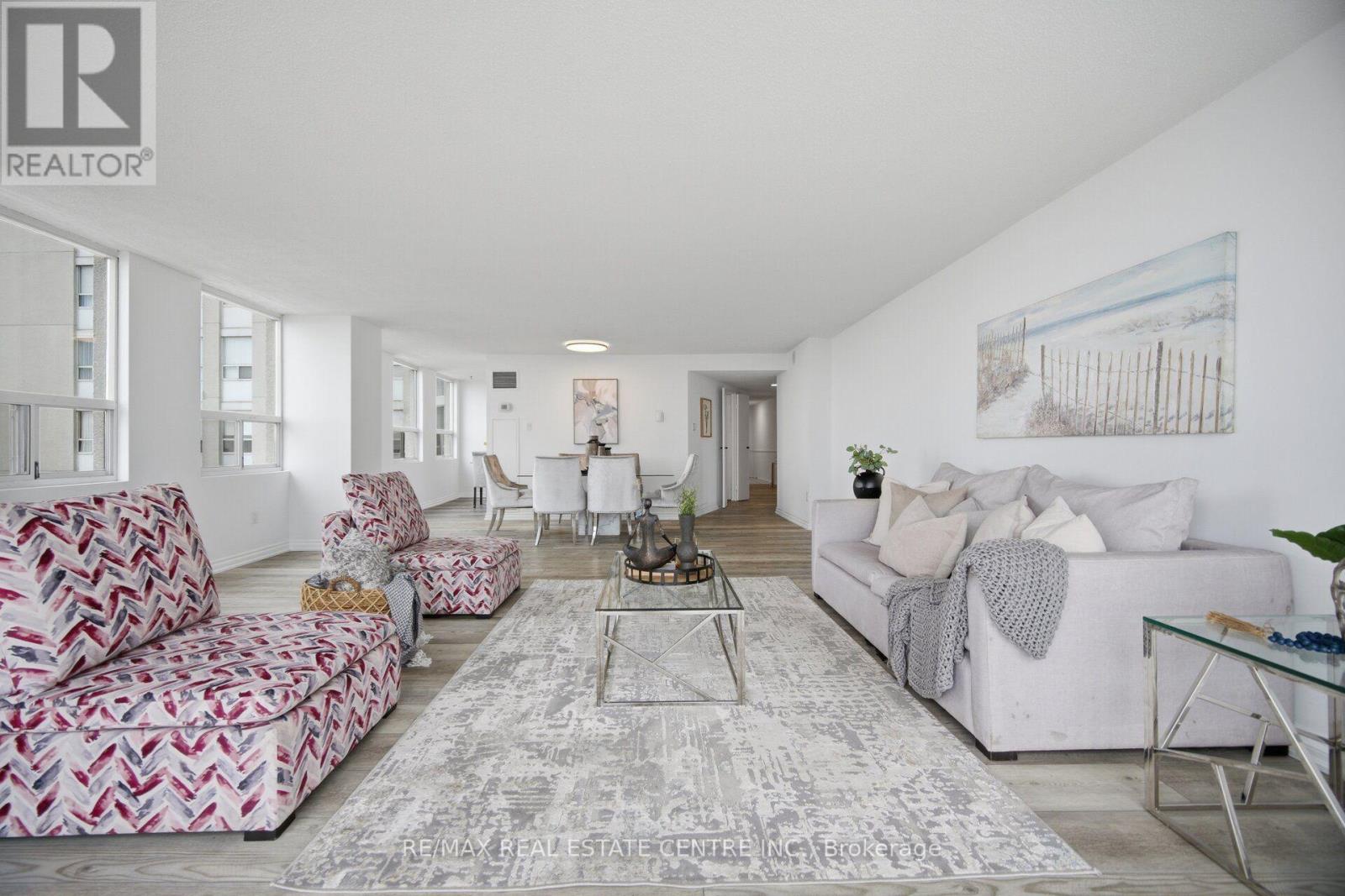 #2601 3650 KANEFF CRESCENT - 17