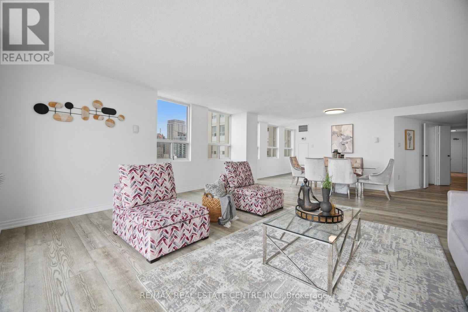 #2601 3650 KANEFF CRESCENT - 18