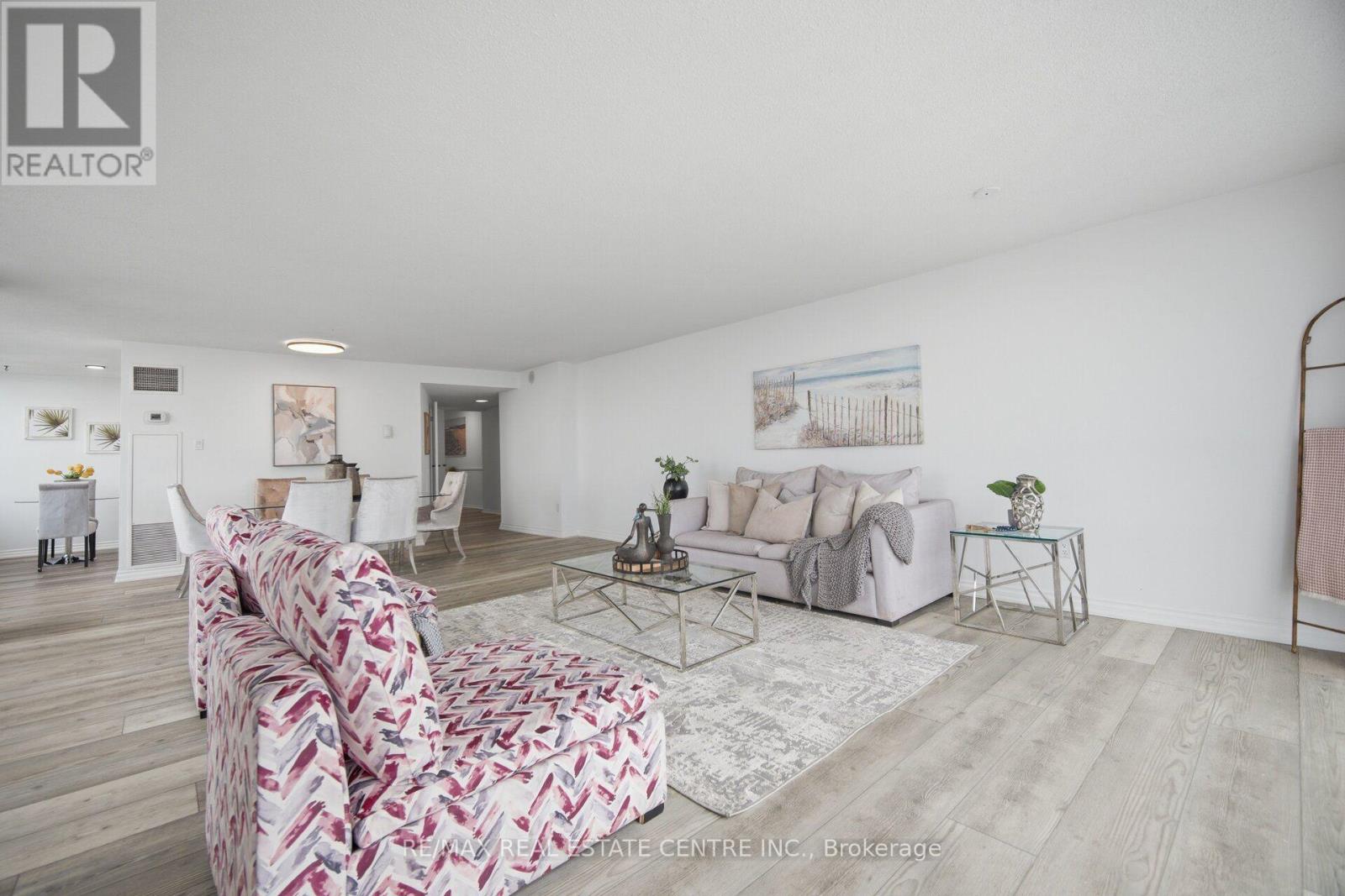 #2601 3650 KANEFF CRESCENT - 20