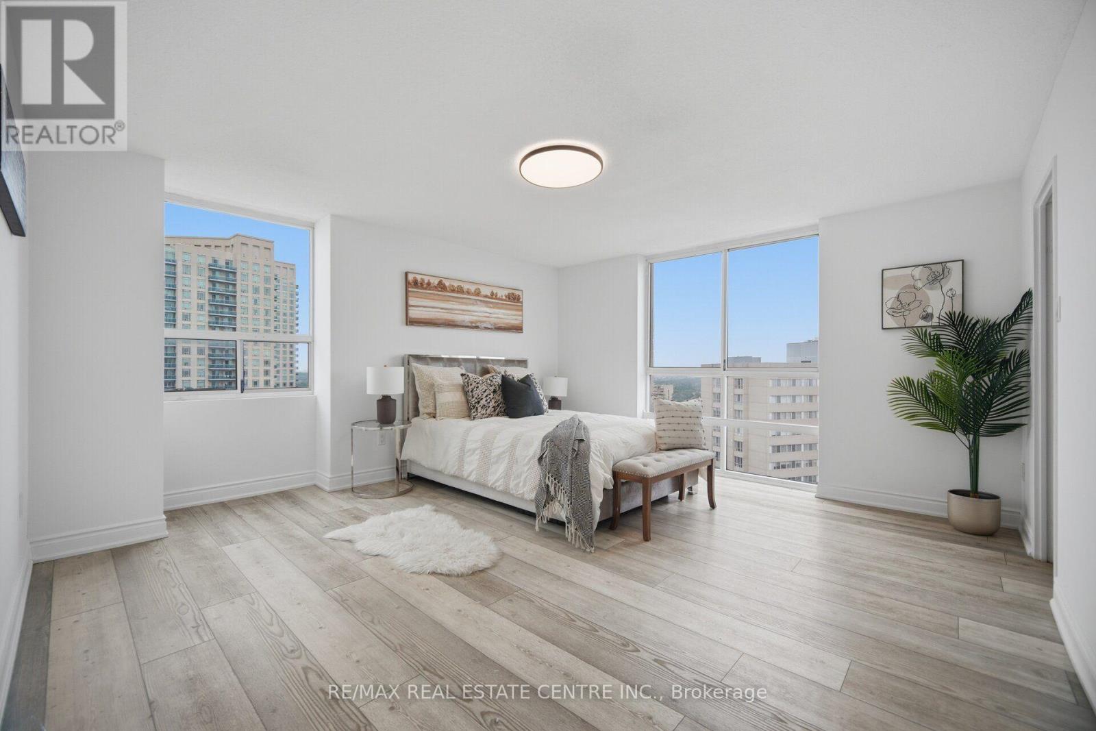 #2601 3650 KANEFF CRESCENT - 23