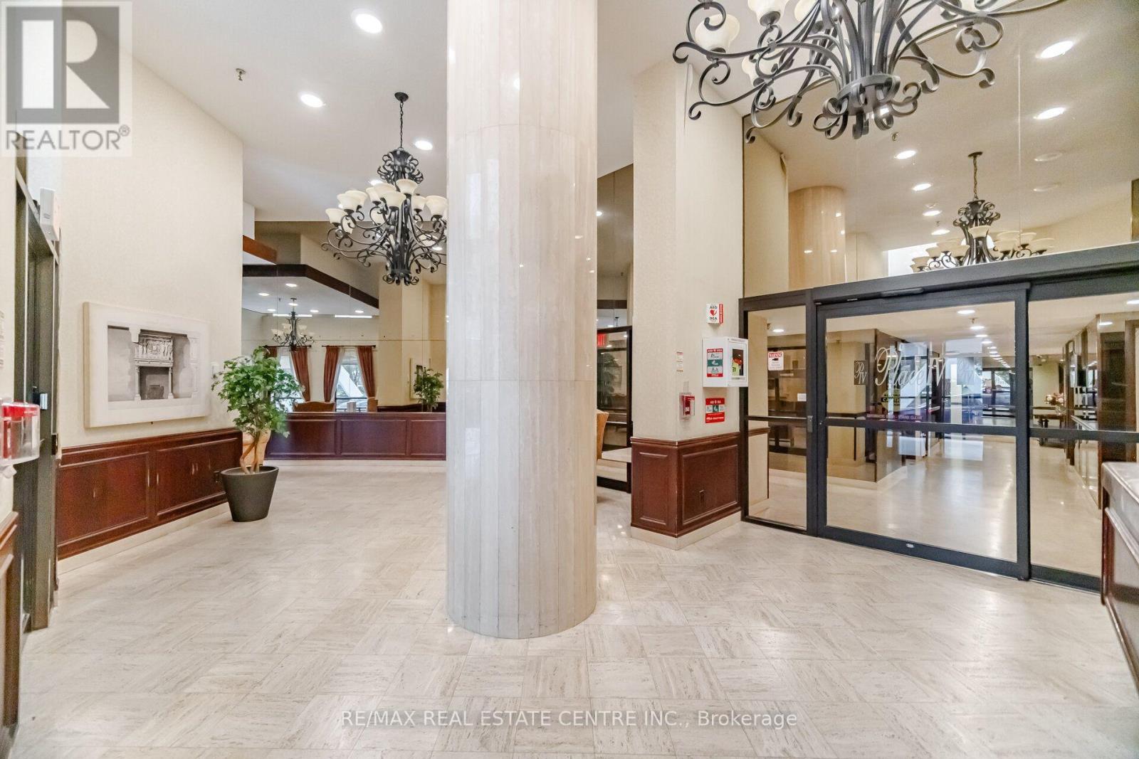 #2601 3650 KANEFF CRESCENT - 3