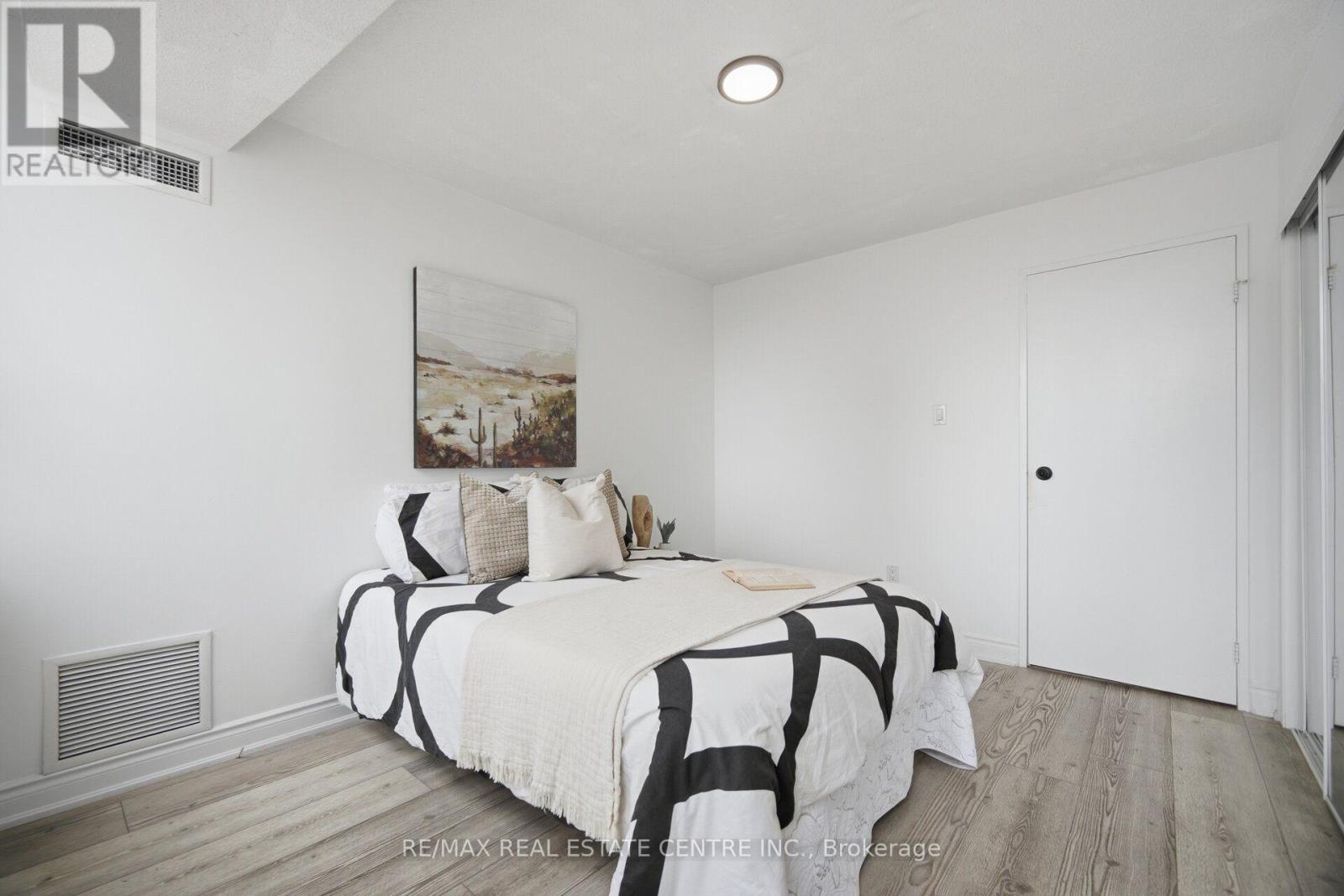 #2601 3650 KANEFF CRESCENT - Image 32