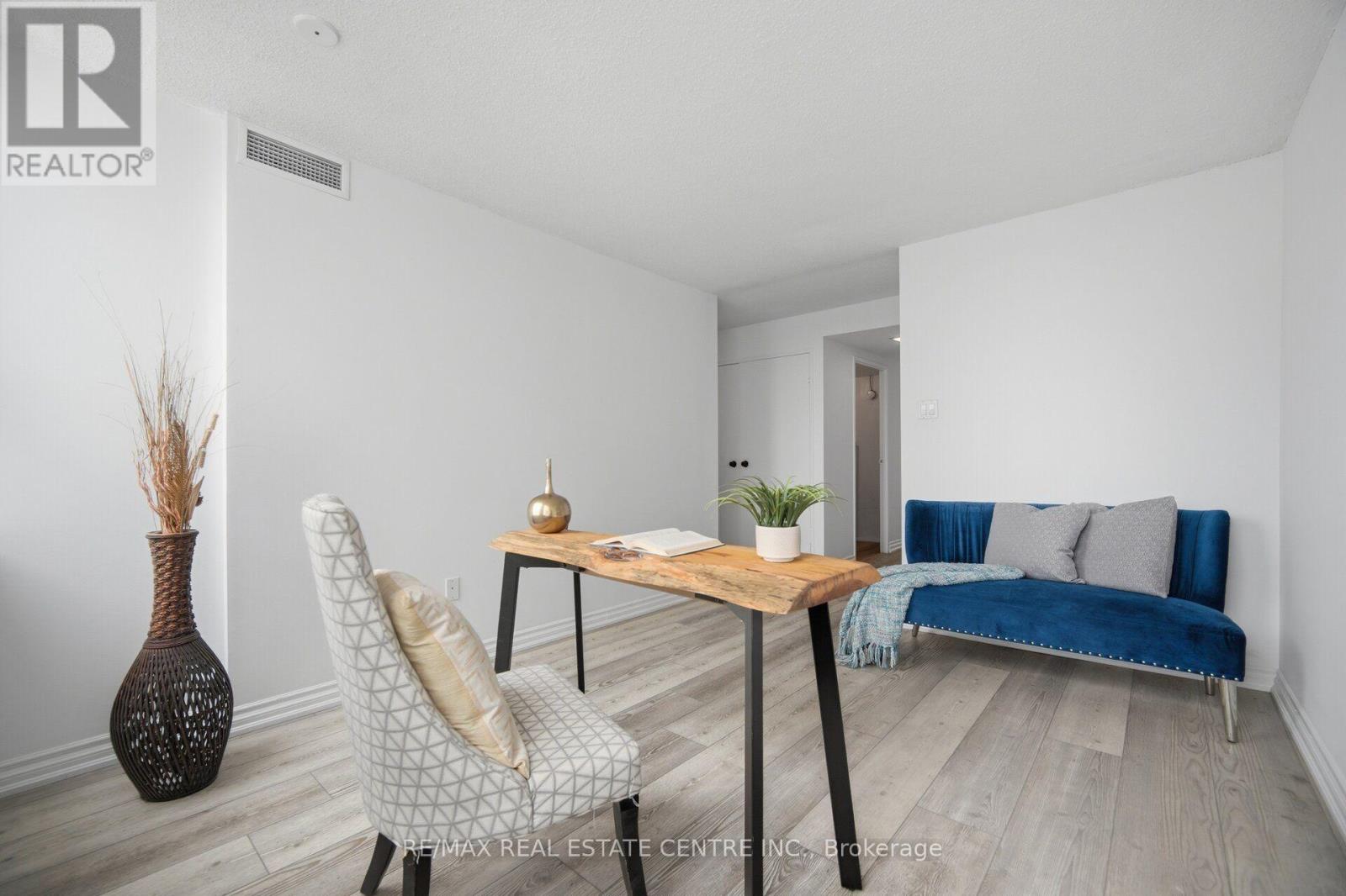 #2601 3650 KANEFF CRESCENT - Image 34
