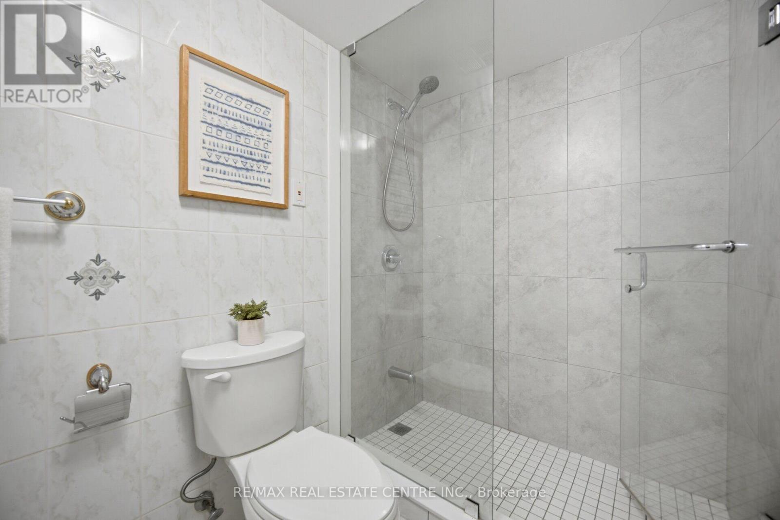#2601 3650 KANEFF CRESCENT - 37