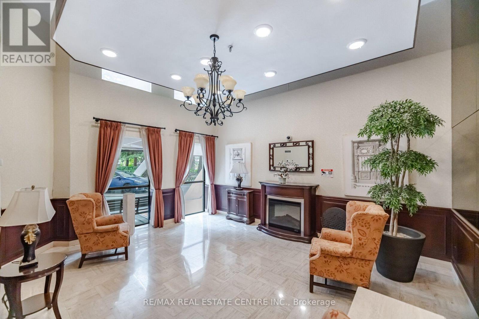 #2601 3650 KANEFF CRESCENT - 4