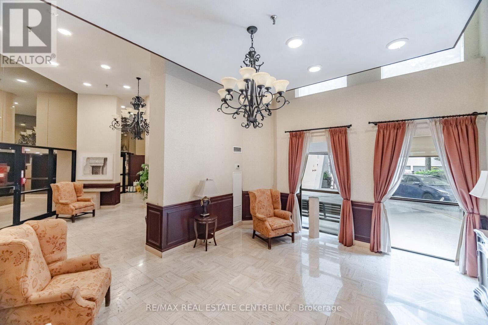 #2601 3650 KANEFF CRESCENT - 5