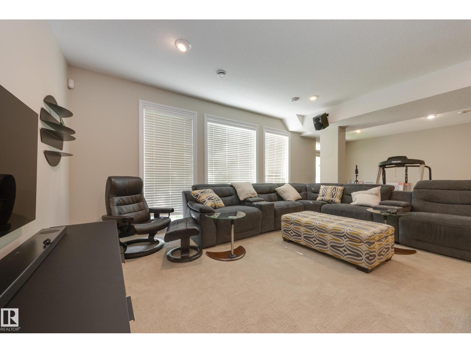 8 LAURALCREST PL - 42