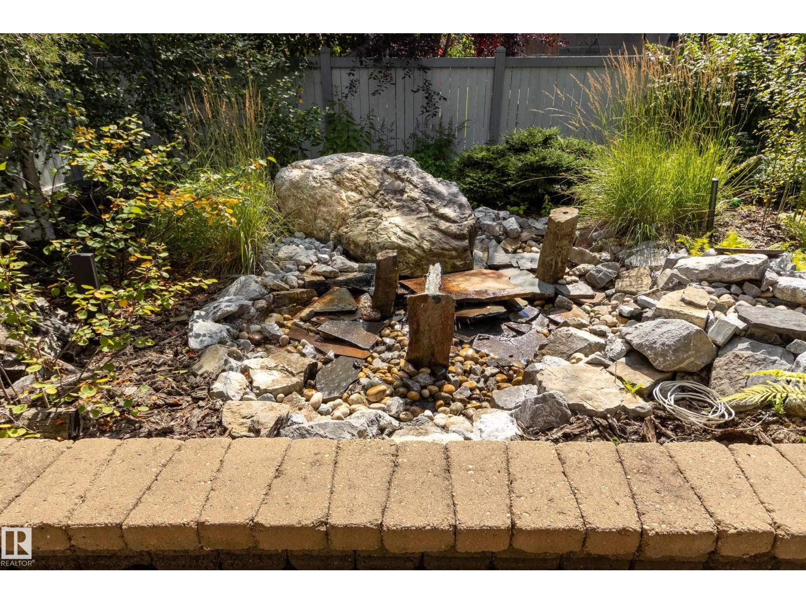 8 LAURALCREST PL - 64