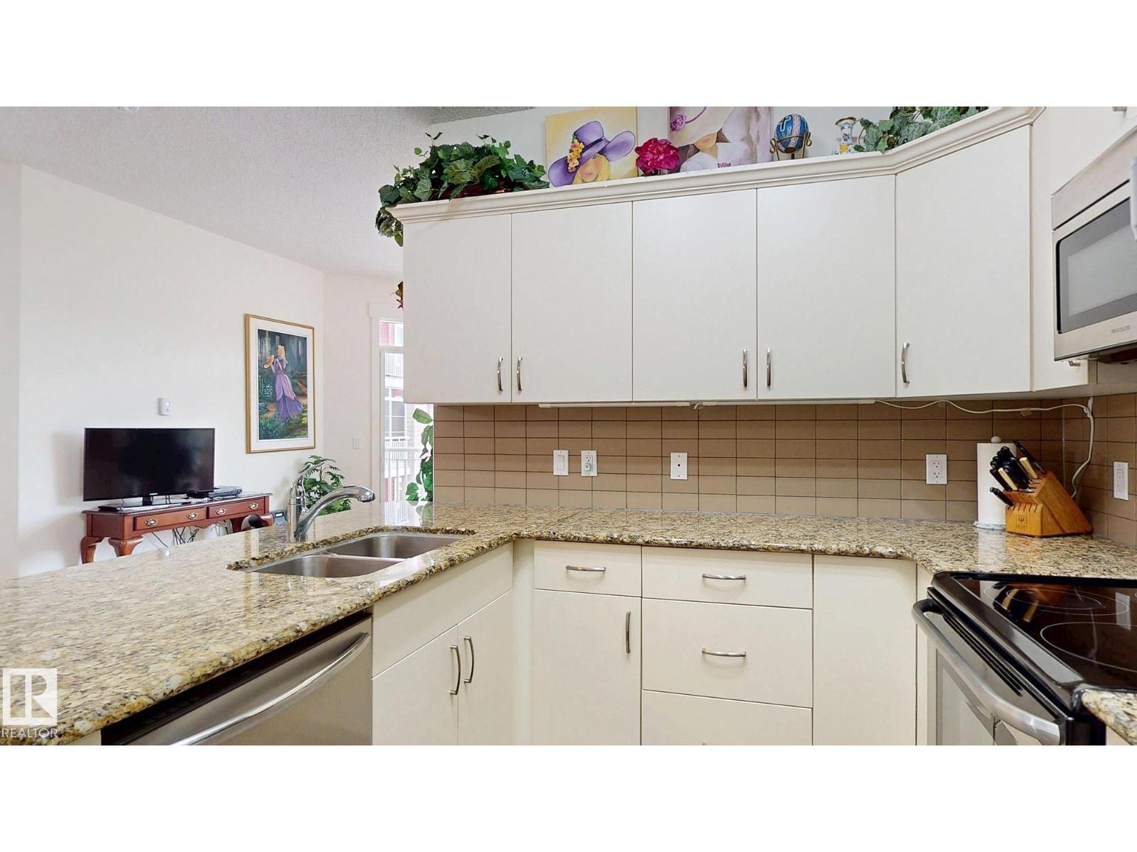 #313 511 QUEEN ST - 5