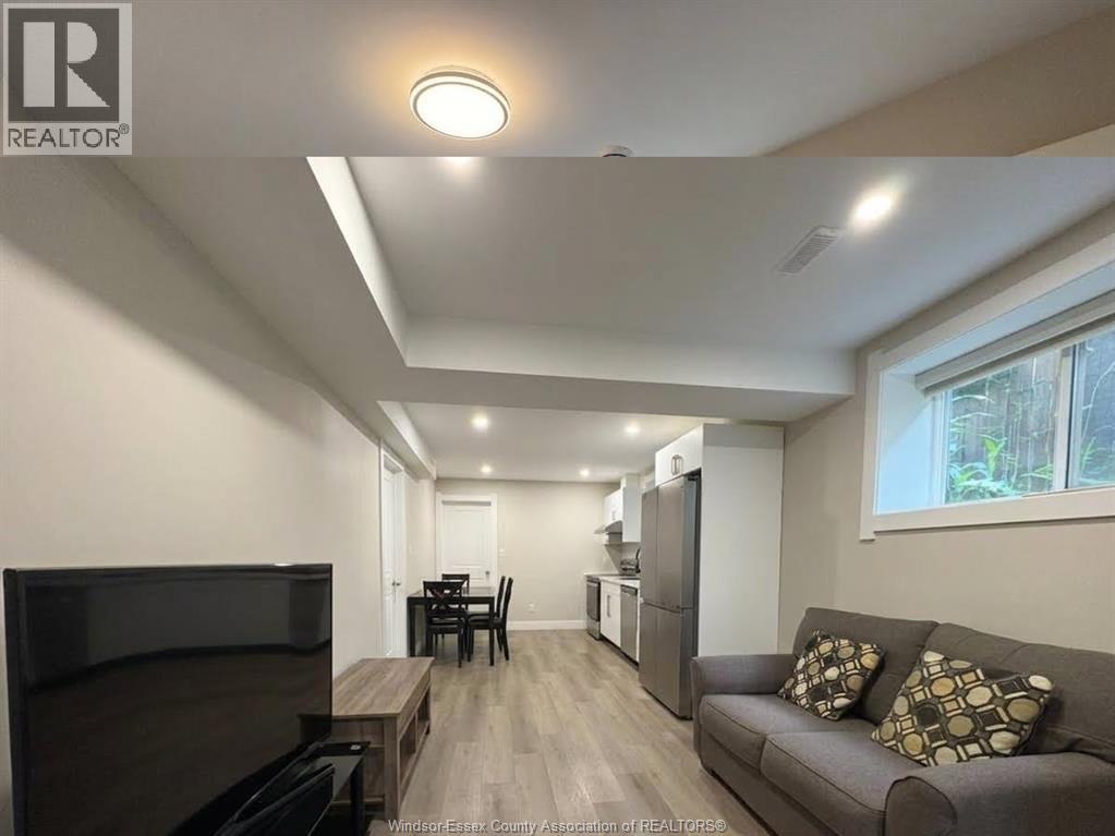 917 Mckay Avenue, Windsor, Ontario, N9B2A4, Windsor, Ontario — photo 5 of 5