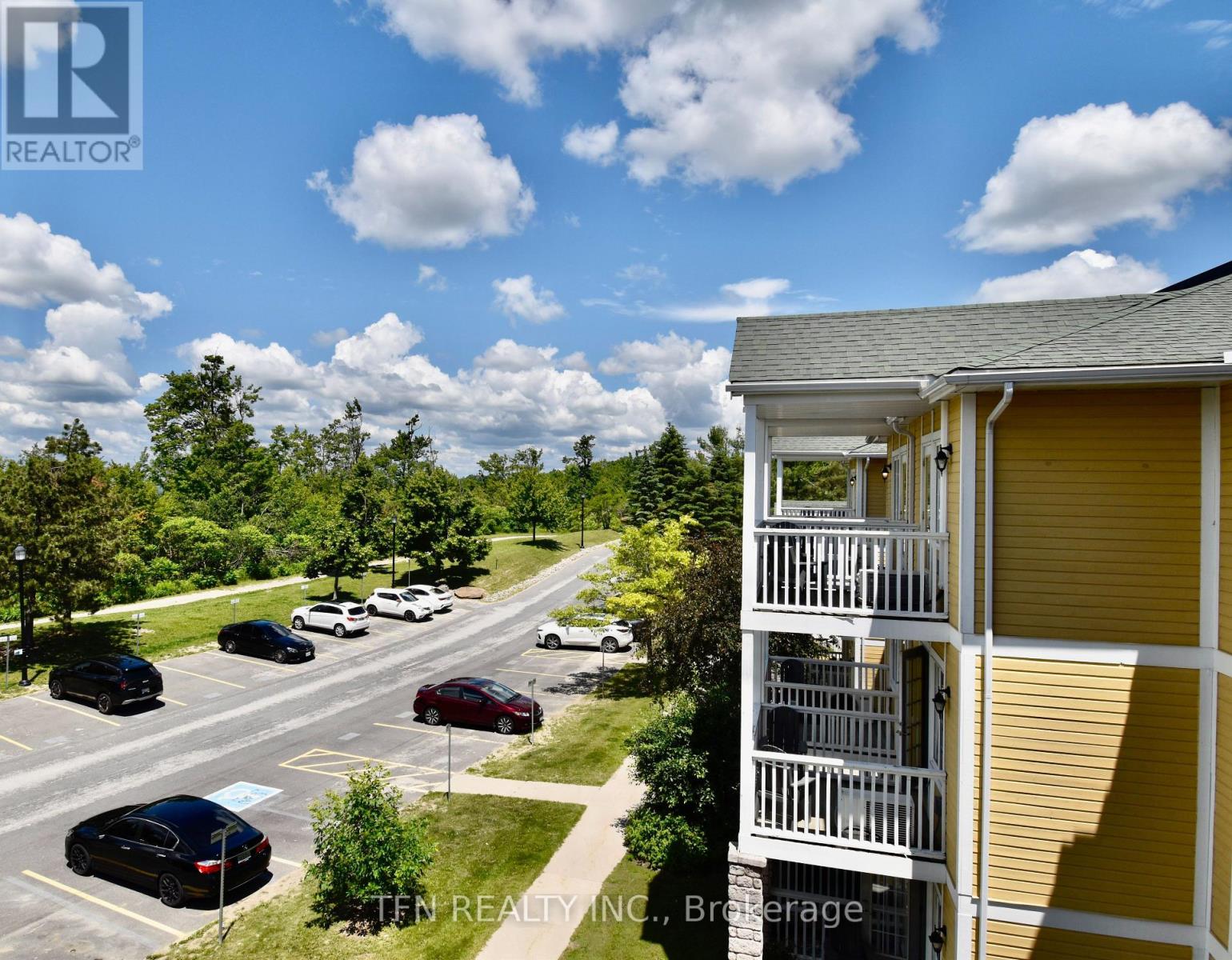 #2498 90 Highland Drive, Oro-Medonte (Horseshoe Valley), Ontario, L0L2L0, Oro-Medonte (Horseshoe Valley), Ontario — photo 2 of 5