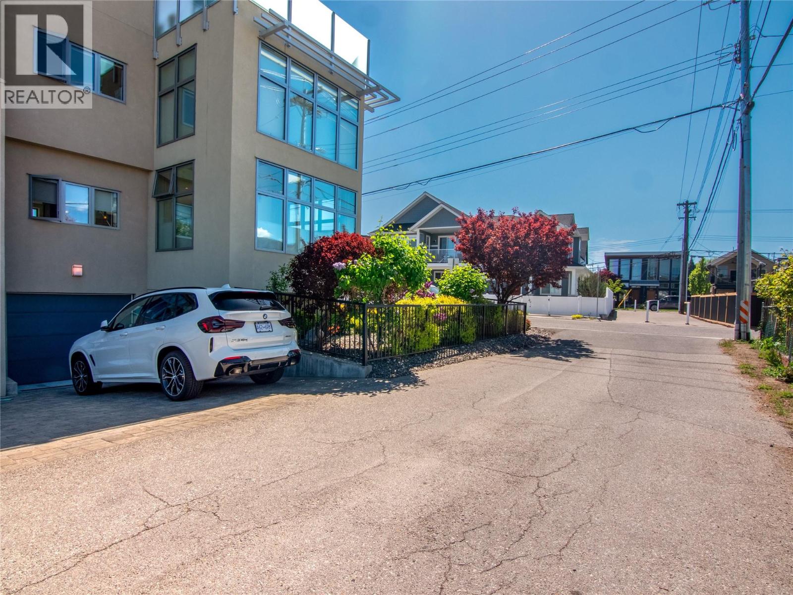 #101 433 Churchill Avenue - 33