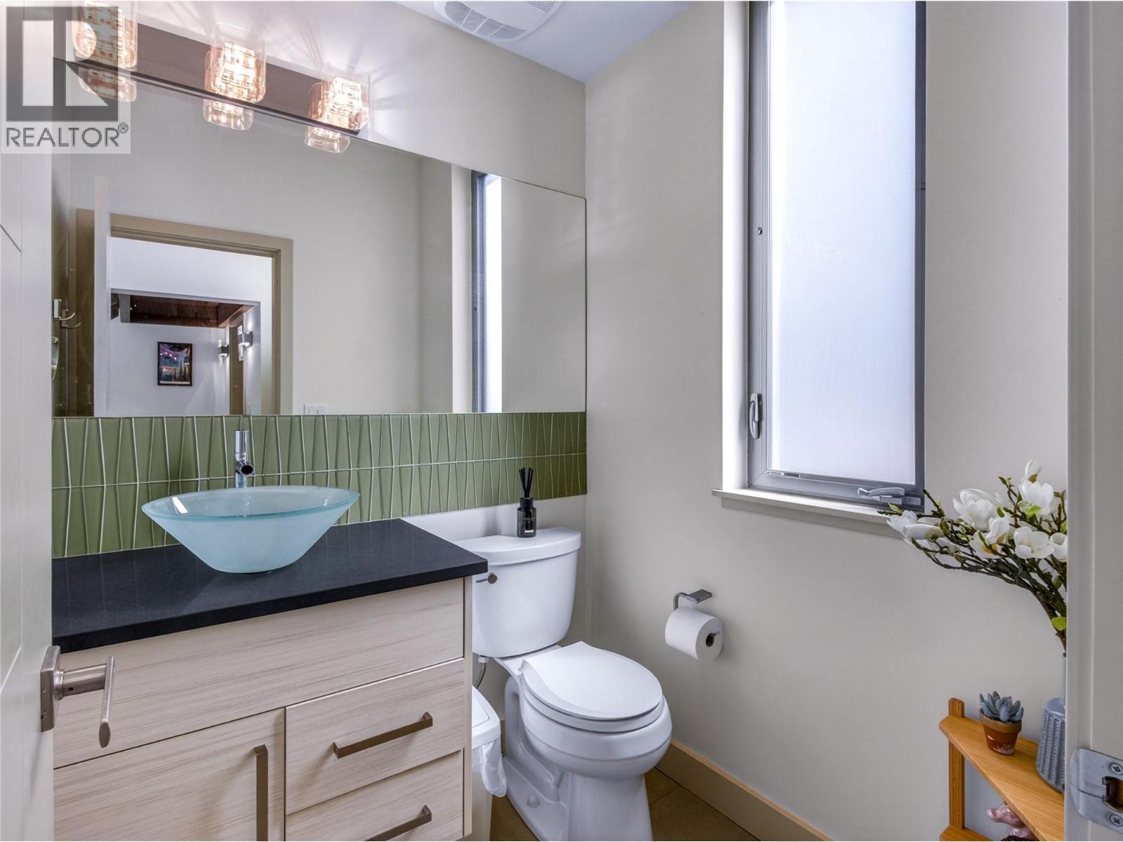 #101 433 Churchill Avenue - 17