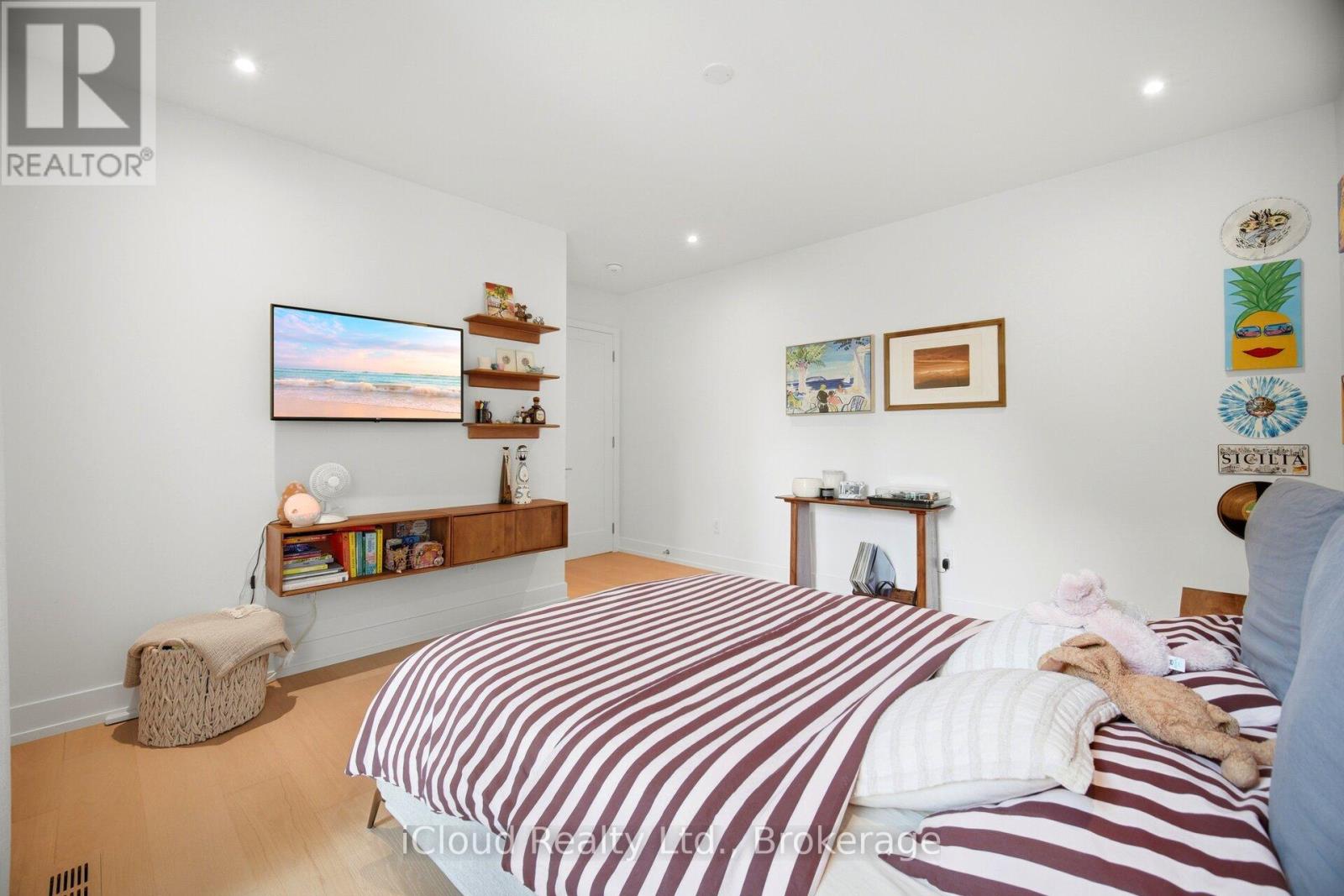 1590 KENMUIR AVENUE - 28