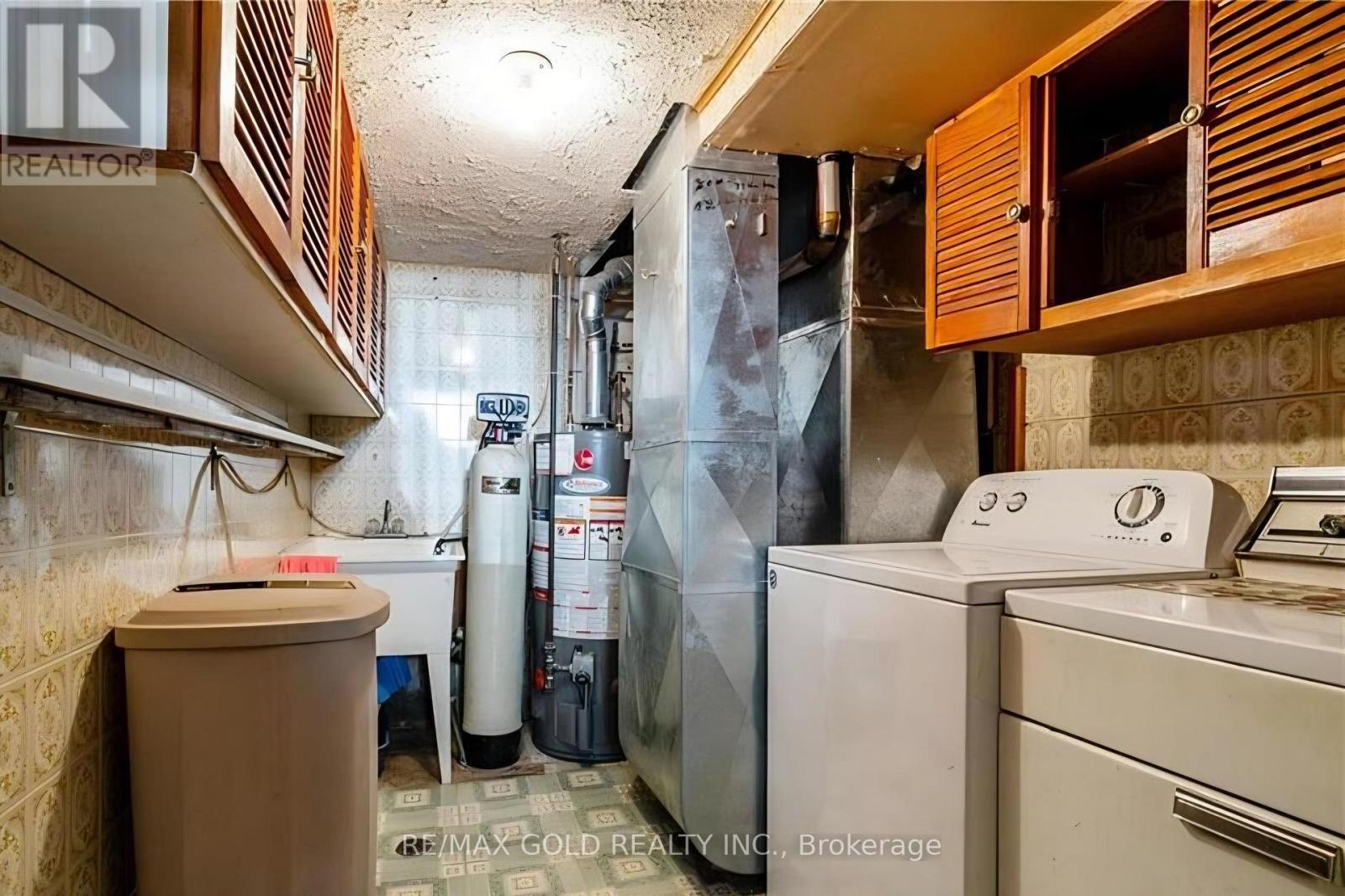 54 BAKERSFIELD DRIVE - 11