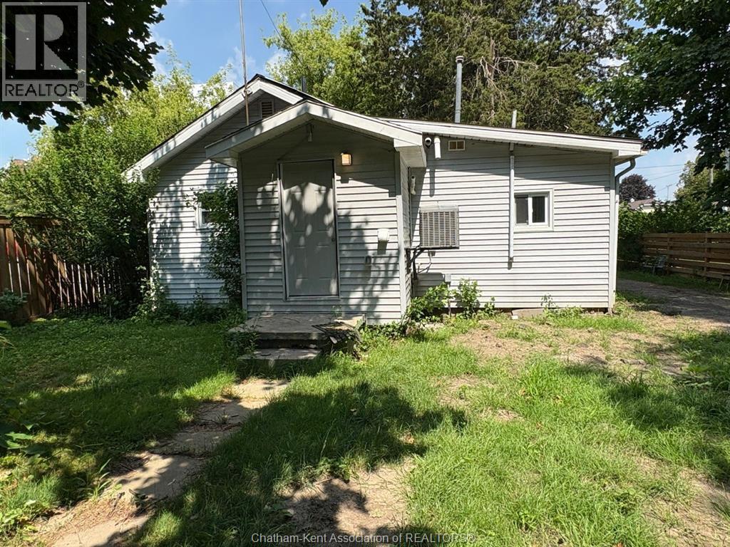 8 Siskind Court, Chatham, Ontario, N7L5A1, Chatham, Ontario — photo 4 of 5