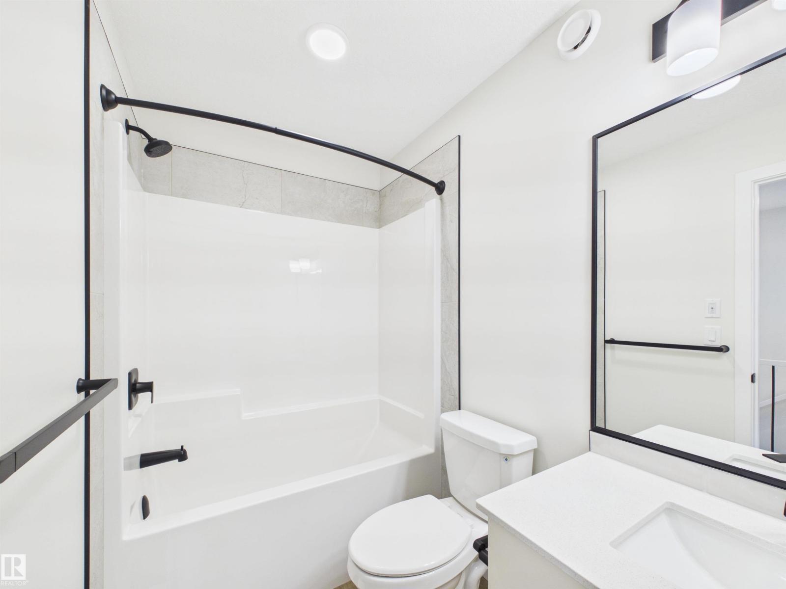 1094 MCLEOD AV - 20