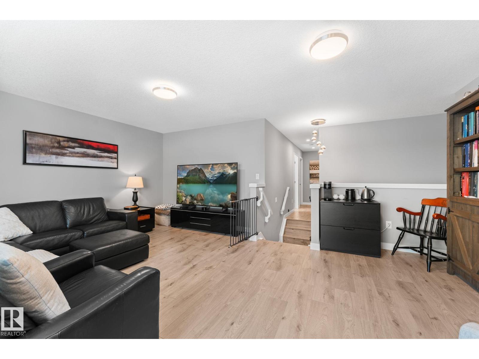 19 ORCHARD CT - 28
