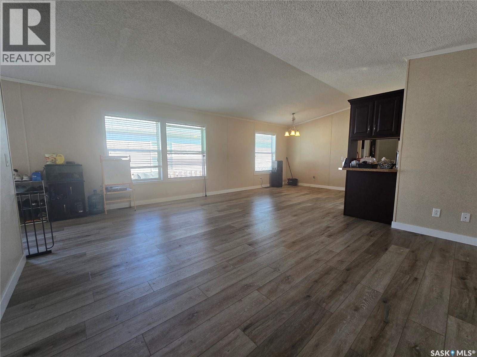 210 BROWNLEE STREET - 12