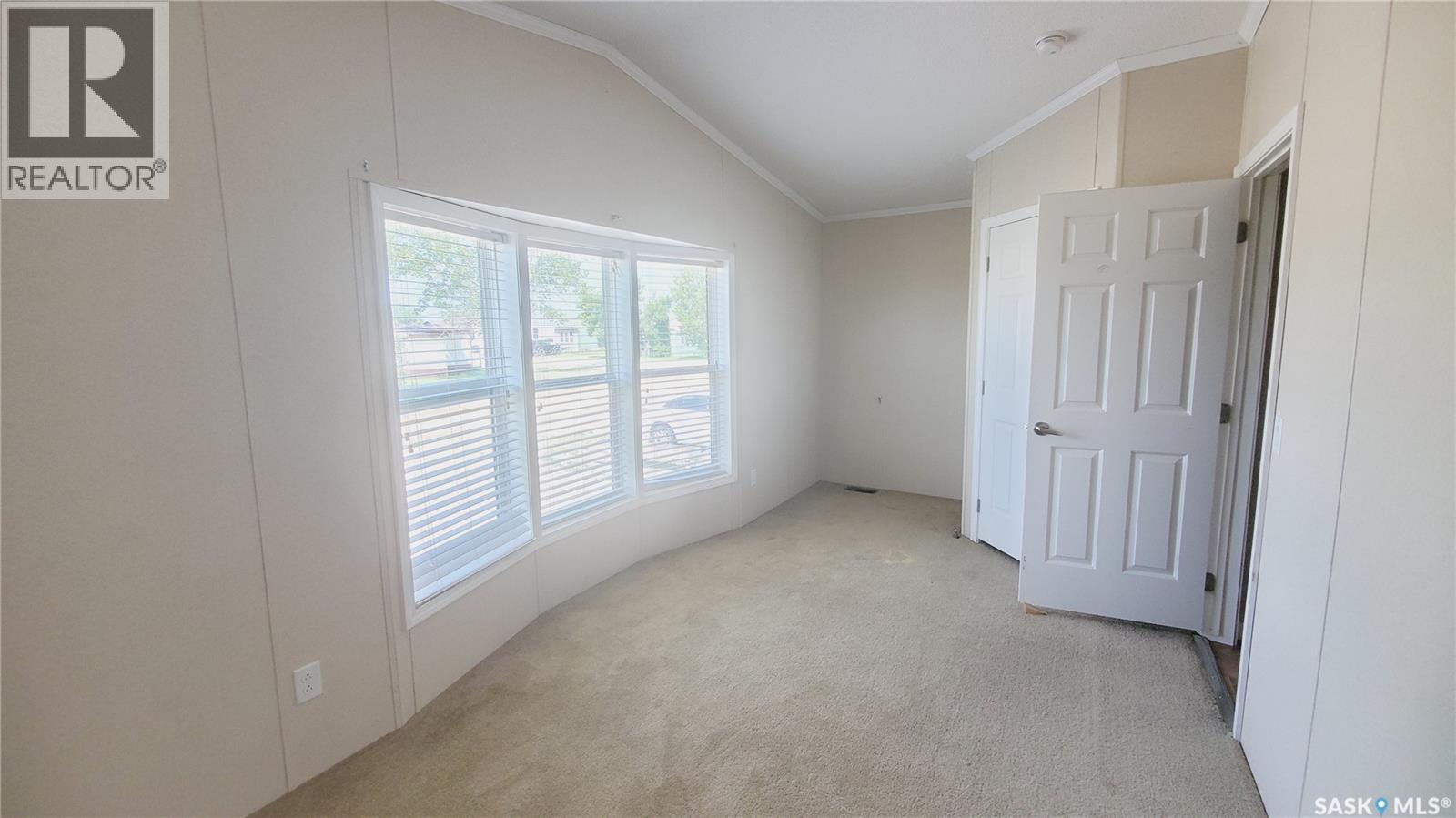 210 BROWNLEE STREET - 19