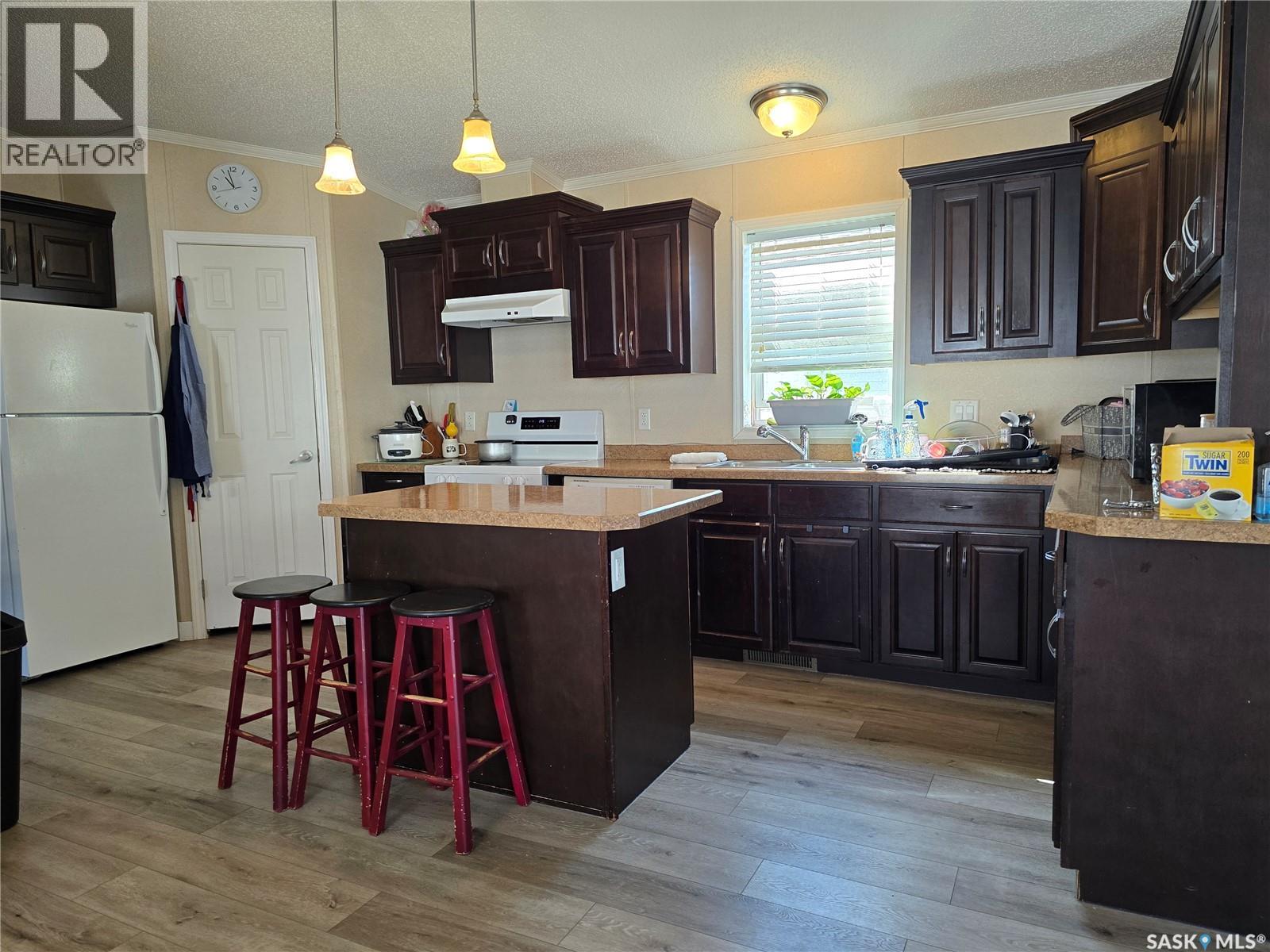 210 BROWNLEE STREET - Image 6