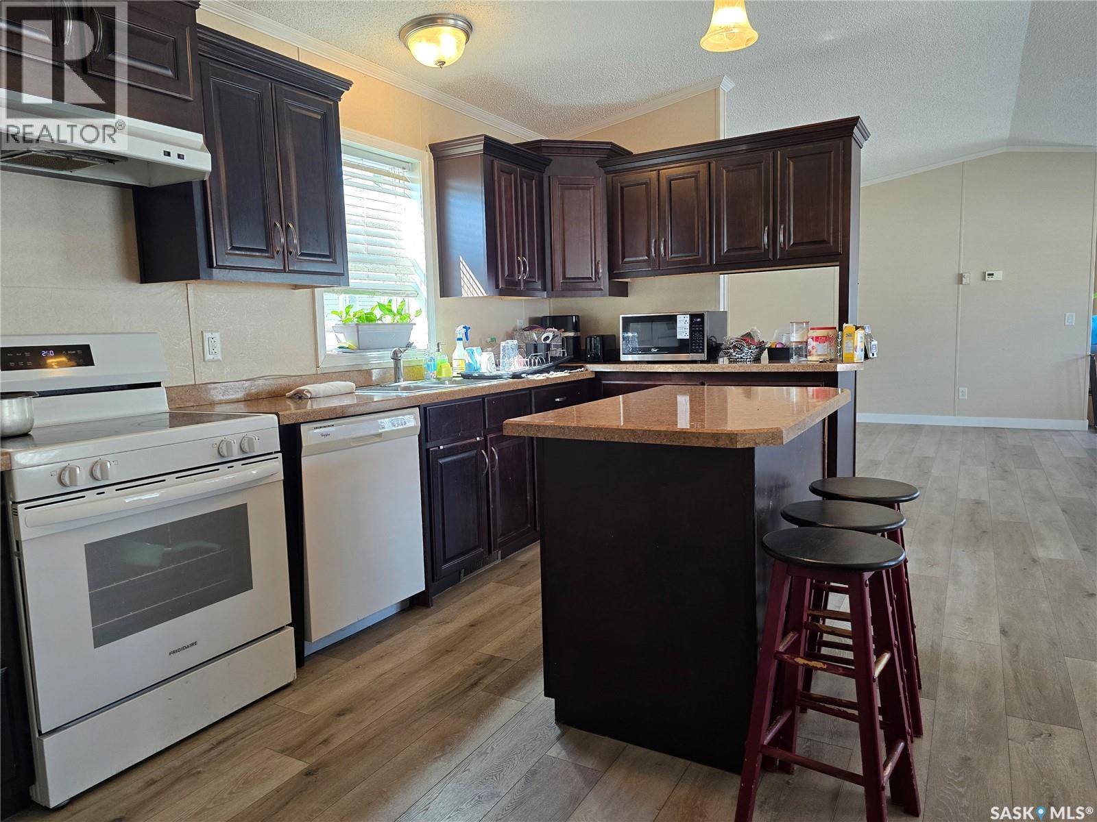 210 BROWNLEE STREET - Image 7