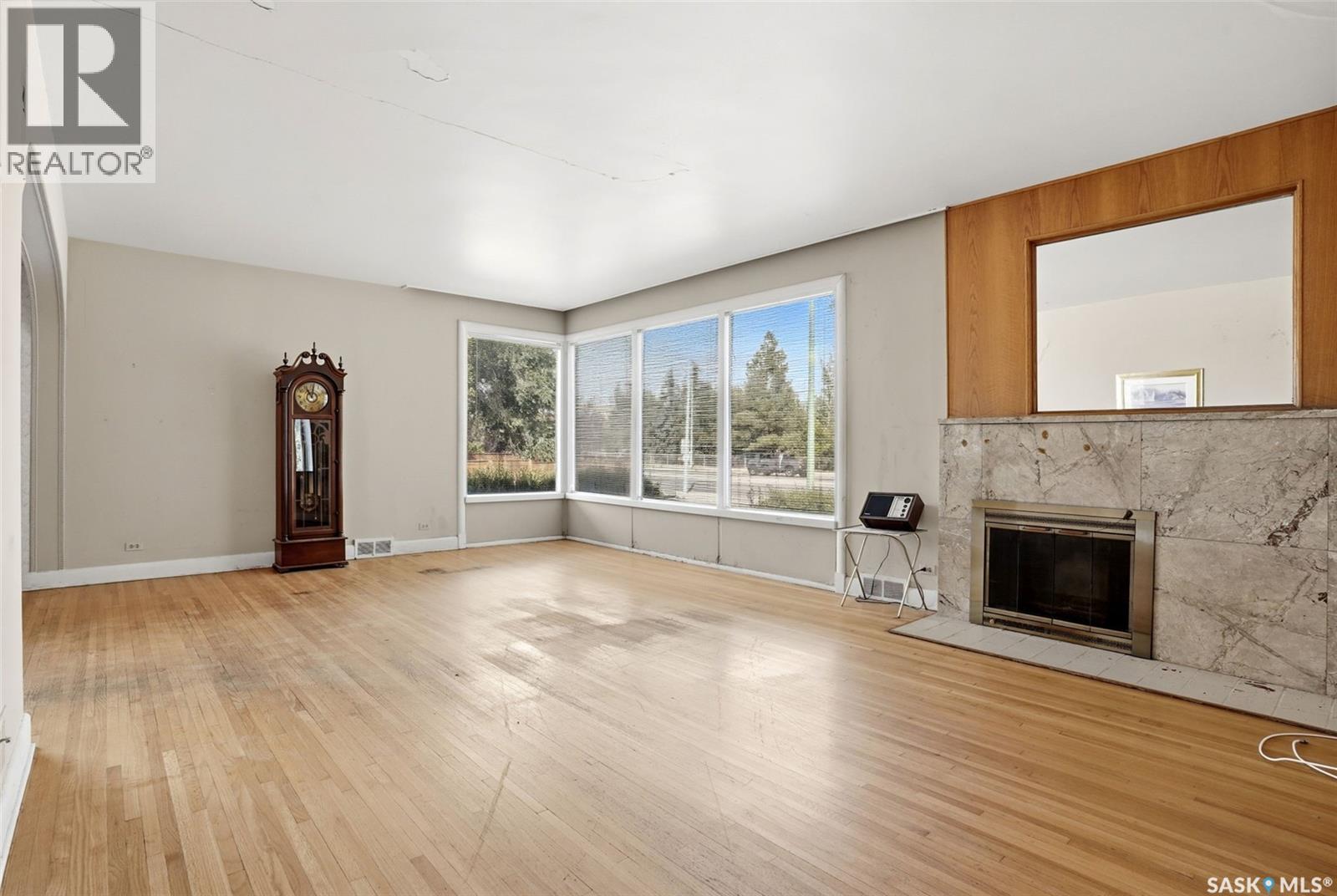 3600 Albert STREET - Image 10