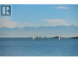 301 2580 Penrhyn St, Saanich, BC V8N1G3 Photo 63