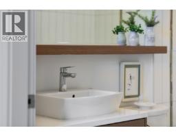 301 2580 Penrhyn St, Saanich, BC V8N1G3 Photo 33