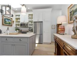 301 2580 Penrhyn St, Saanich, BC V8N1G3 Photo 16