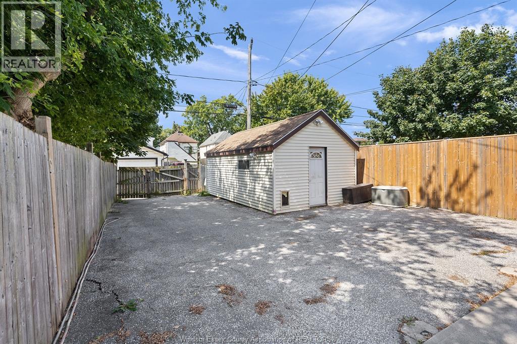 1167 PIERRE AVENUE - 18