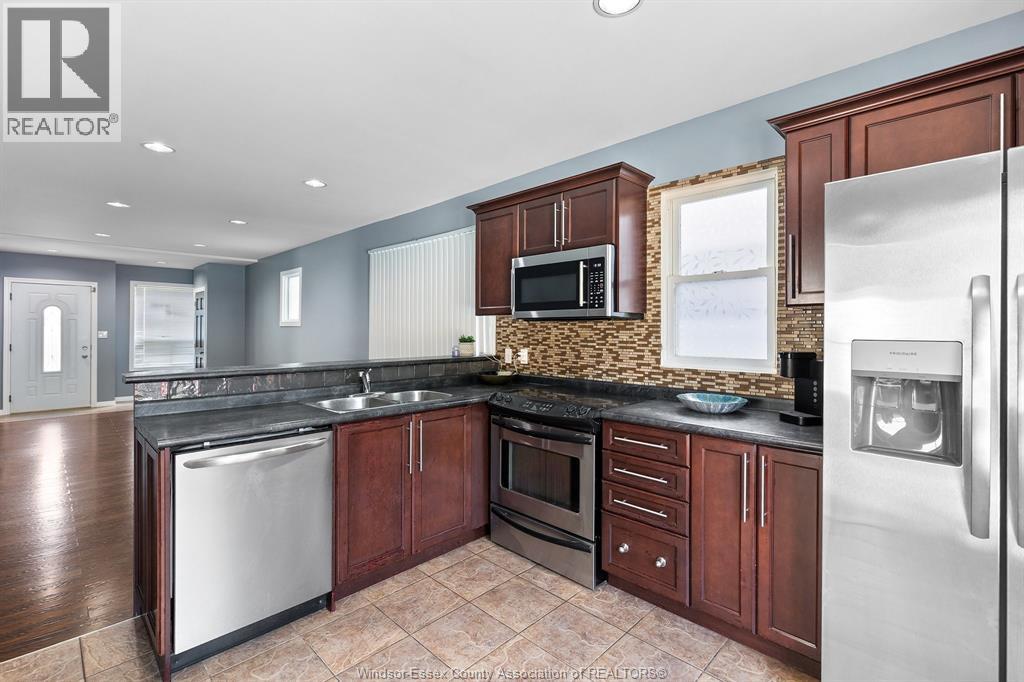 1167 PIERRE AVENUE - 6
