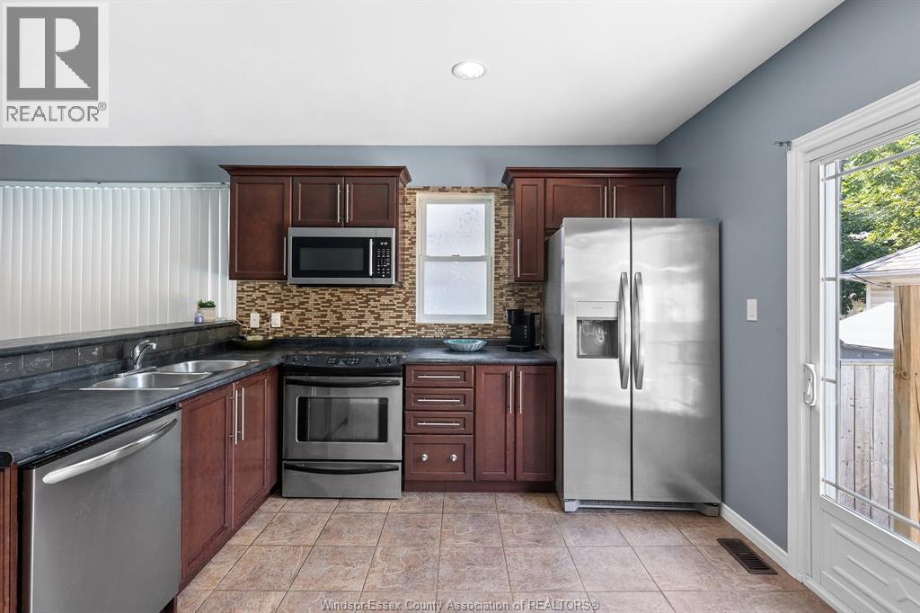 1167 PIERRE AVENUE - 7