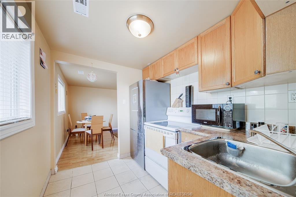 989 WINDSOR AVENUE - Image 12