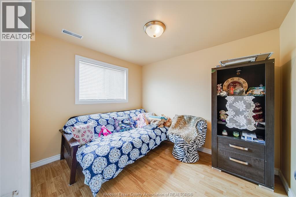 989 WINDSOR AVENUE - Image 14