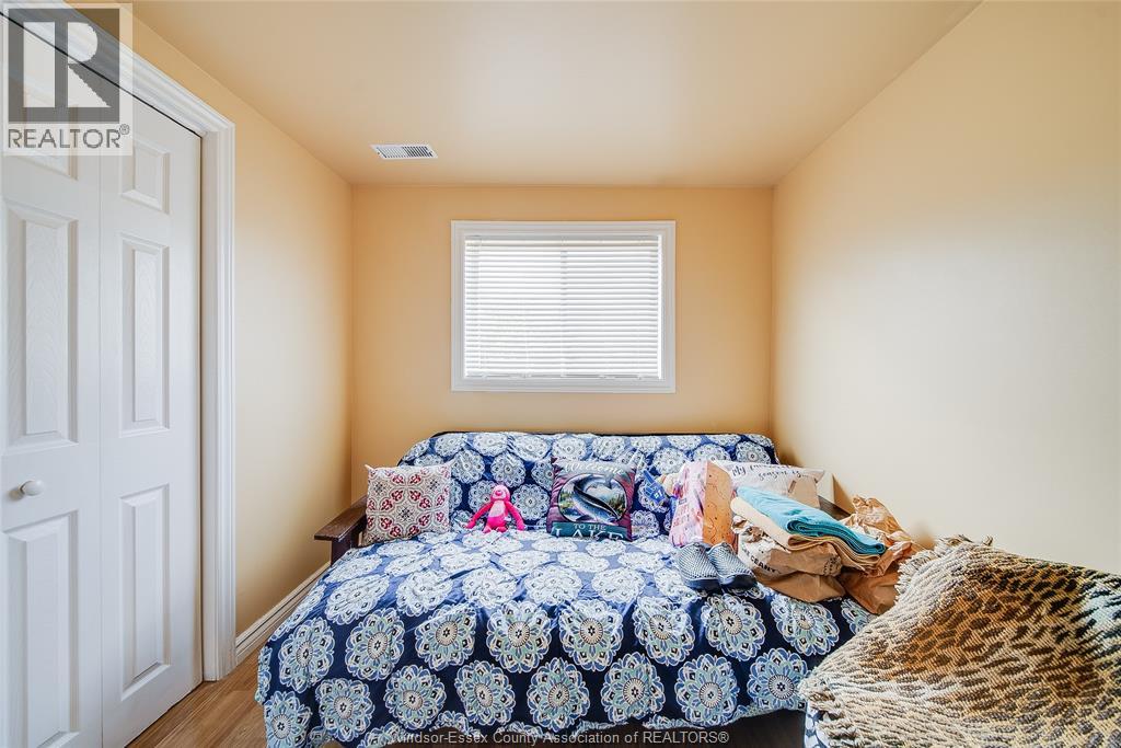989 WINDSOR AVENUE - Image 15