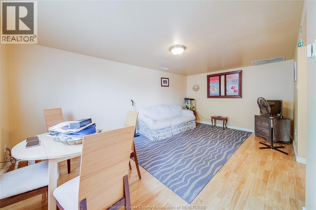 989 WINDSOR AVENUE - 9
