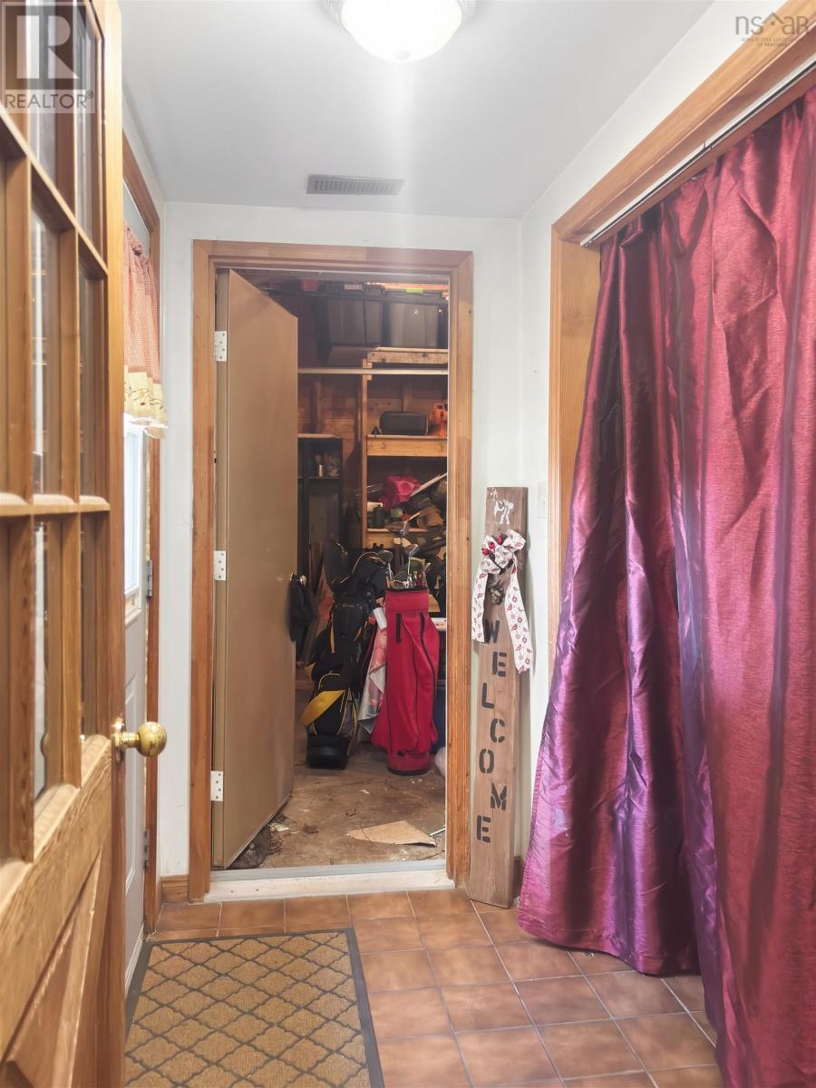 61 Jenks Avenue - 12