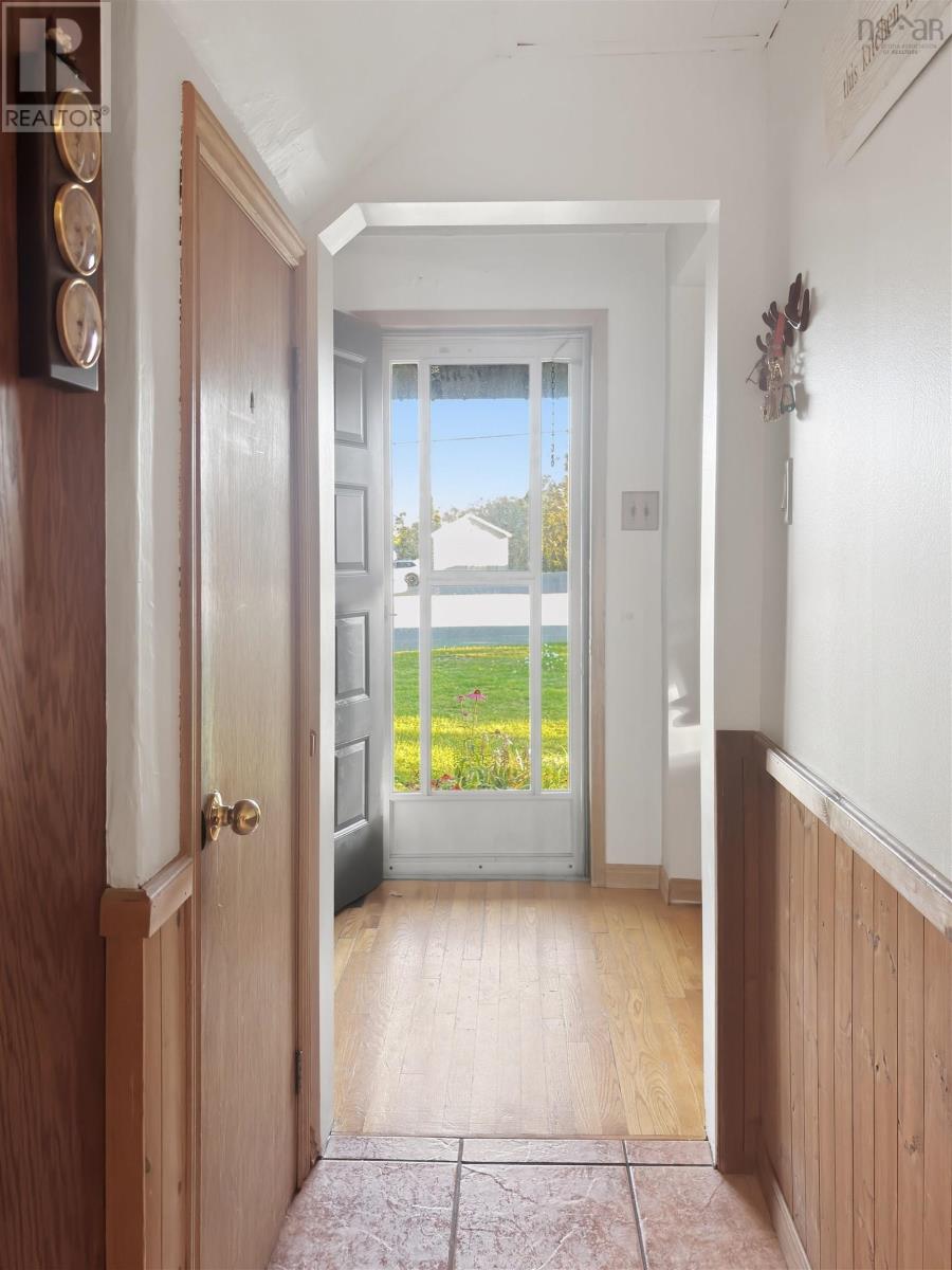 61 Jenks Avenue - 25
