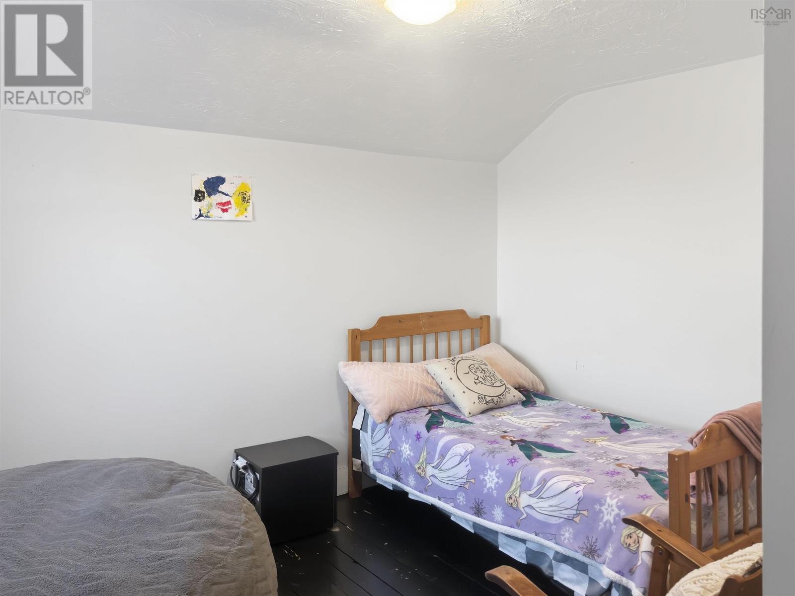 Property 27 of 49 of 61 Jenks Avenue