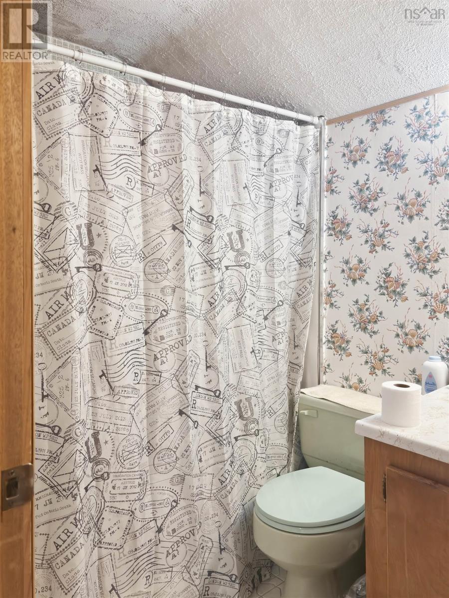61 Jenks Avenue - 30