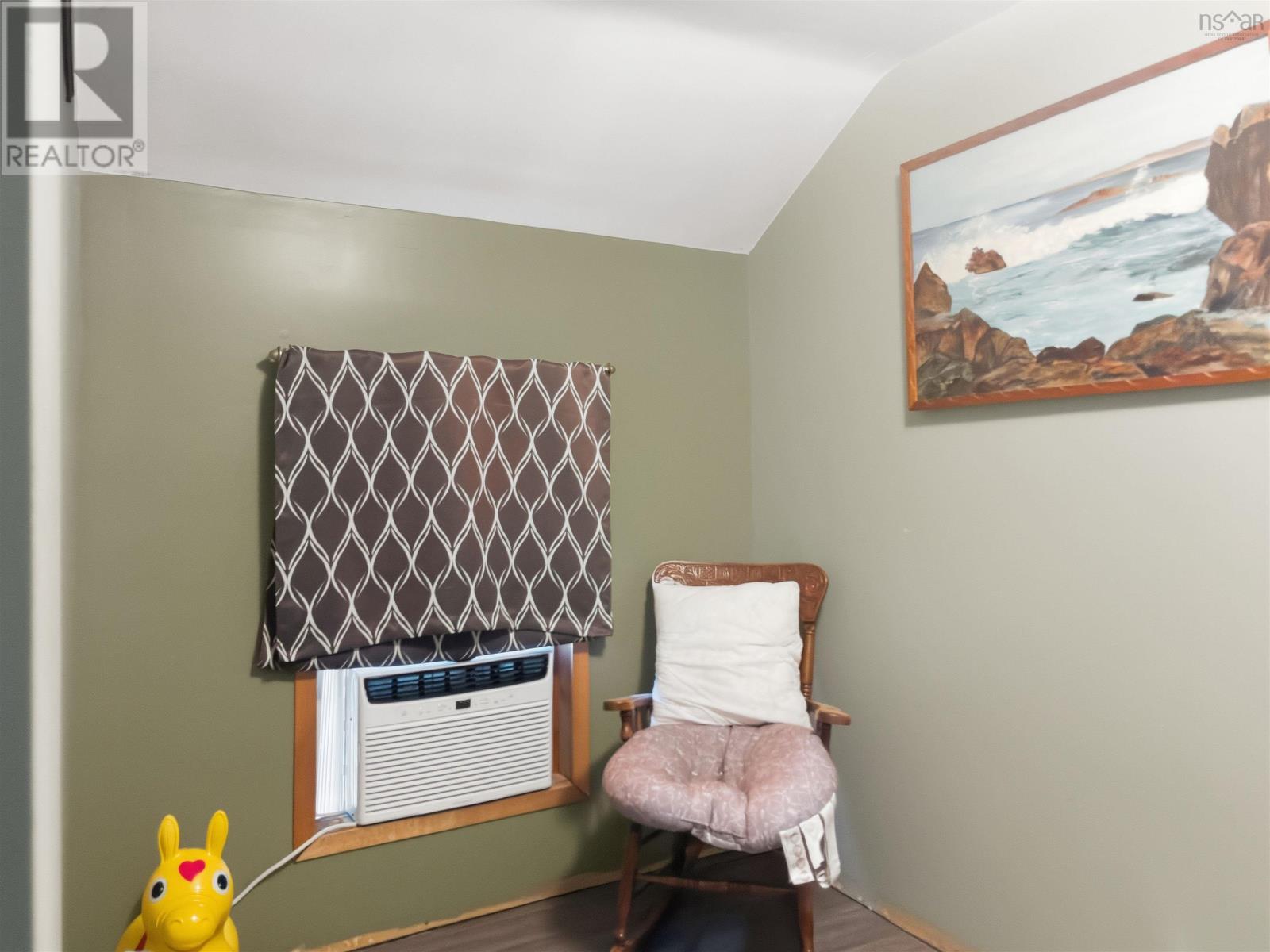 Property 32 of 49 of 61 Jenks Avenue