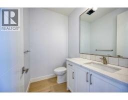5pc Bathroom - 2008 26a Street Sw, Calgary, AB T3E2C1 Photo 7