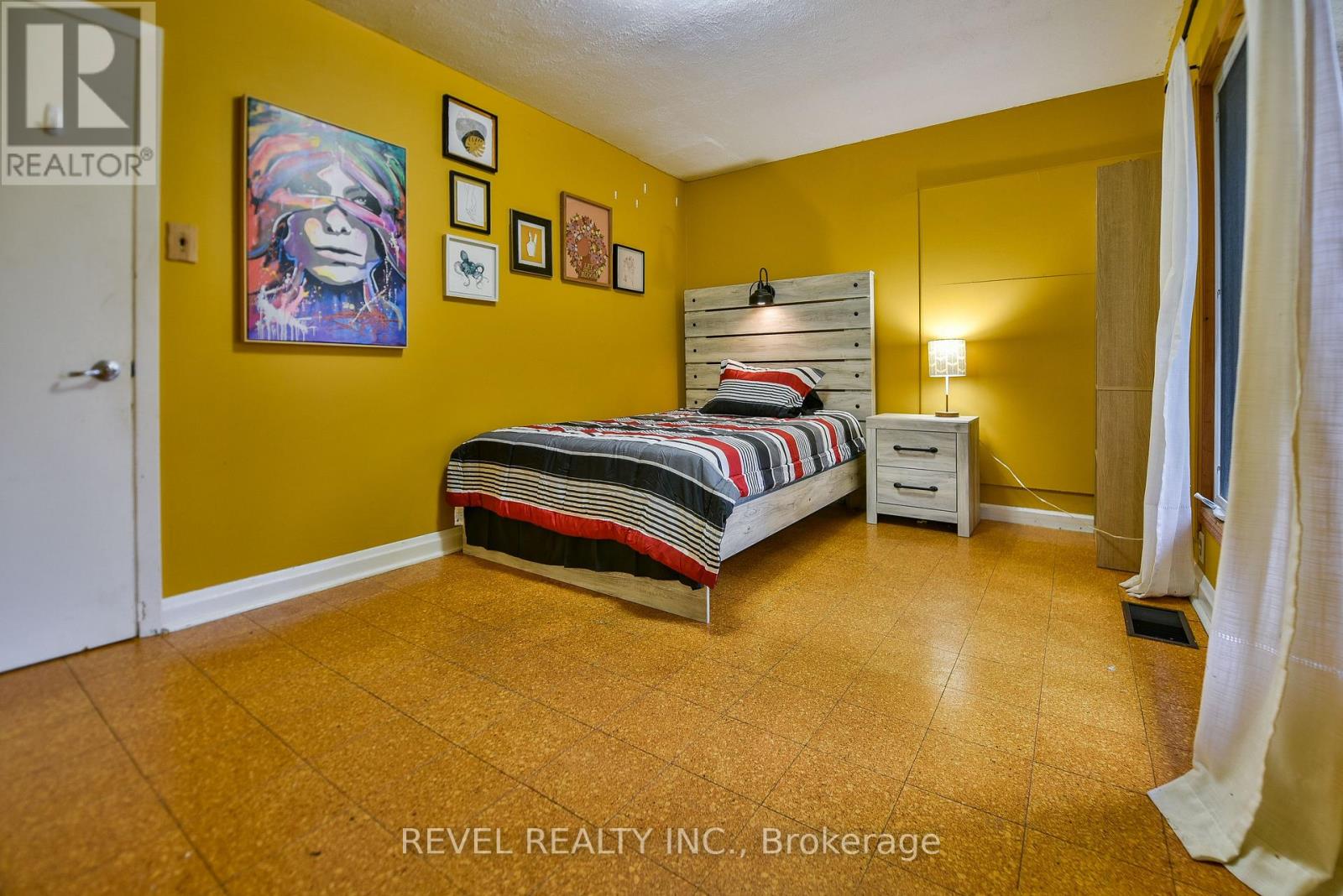 190 QUARTZ AVENUE - Image 18