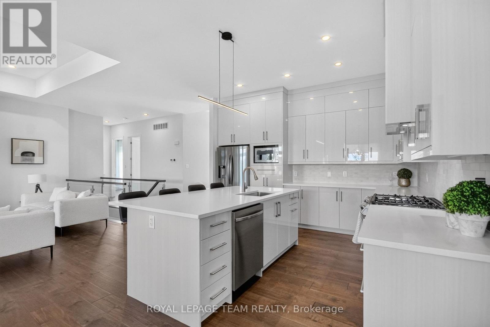 4050 PERENNIAL WAY - Image 12